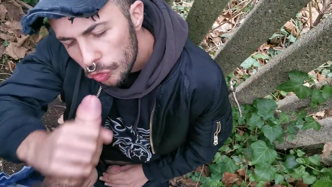 Scally boy sucking cock outdoor