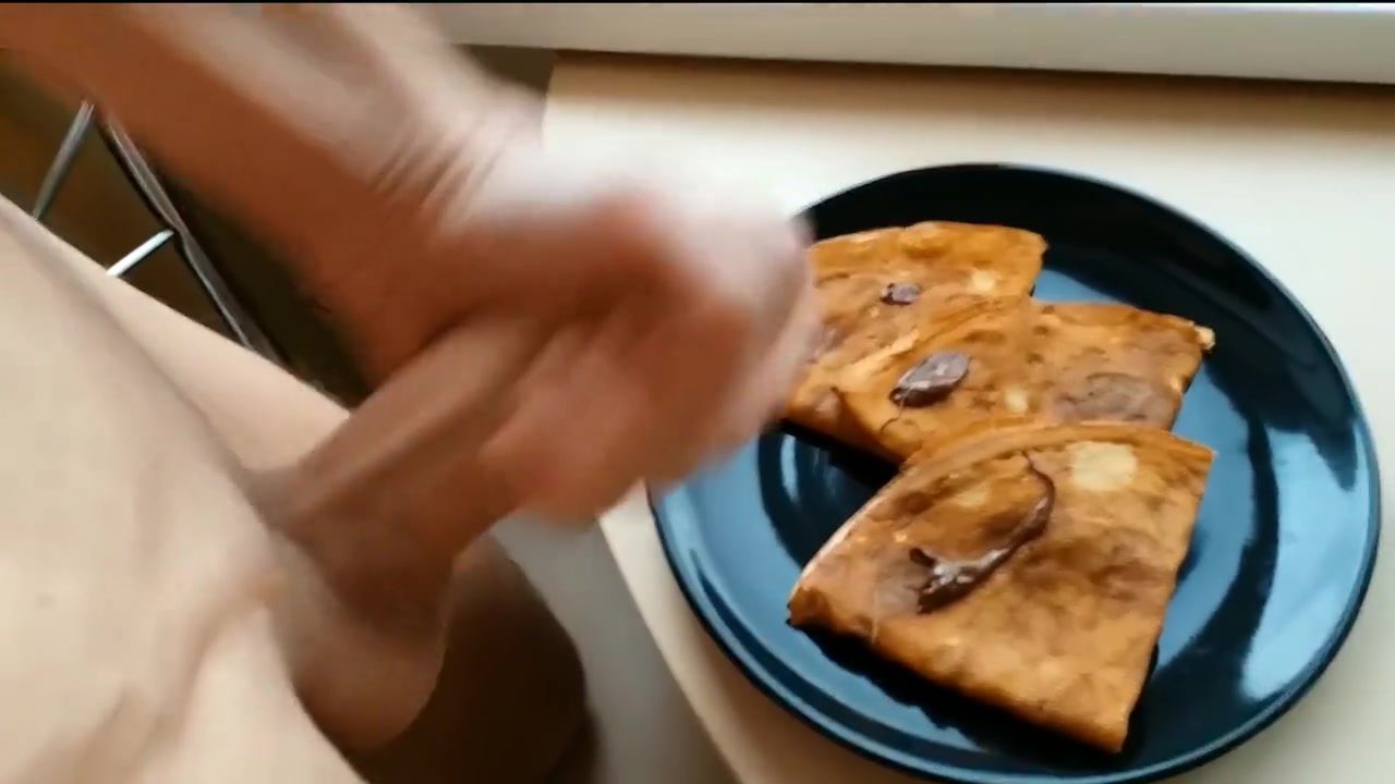 Crepes With Cream - Cuming On Food
