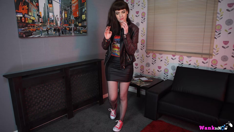 Zoe Page - Too Hot To Handle - Sexy Videos - WankitNow