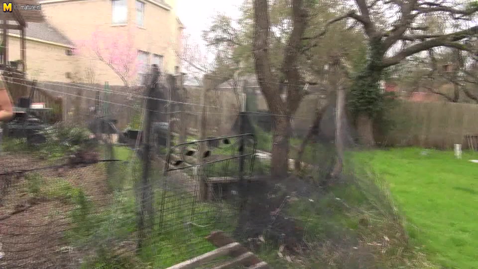 Unshaved American Cougar Playing With Herself In The Garden House - MatureNL