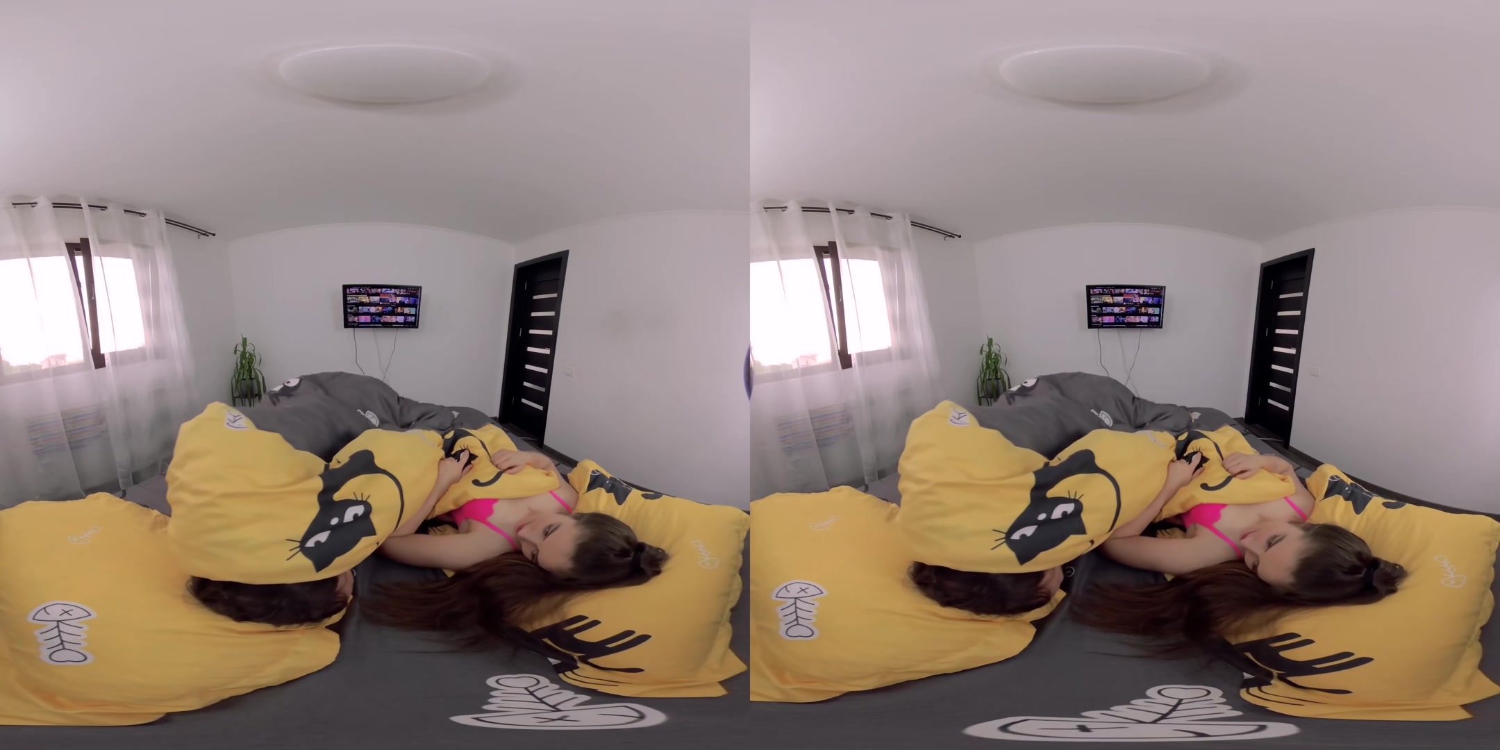 Netflix and Fuck - AmateurCouplesVR