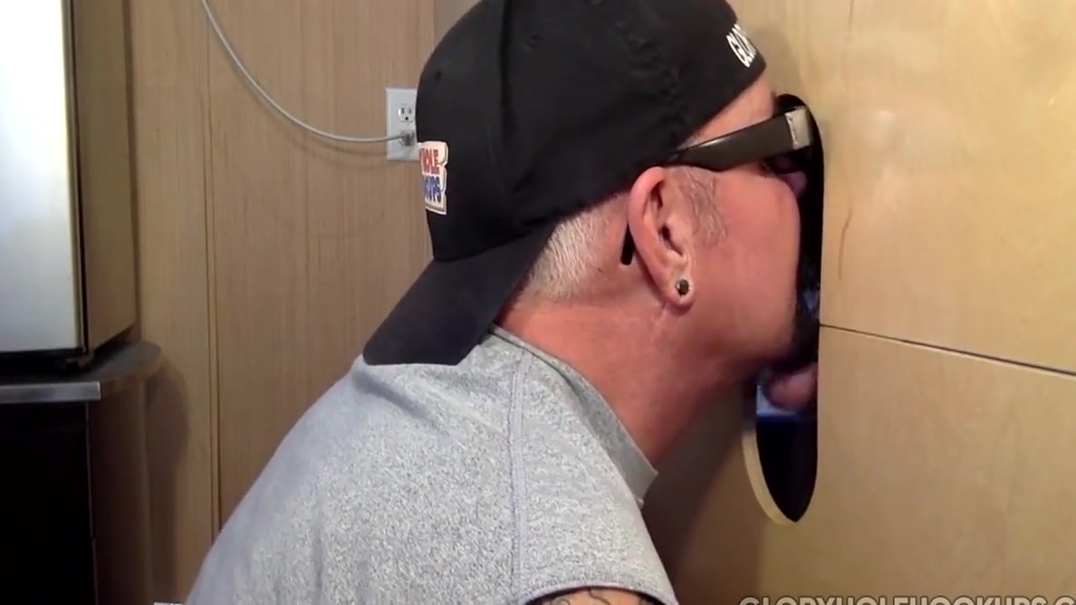 Gloryhole Real Dilf Sucks Cock In Homemade Private Video
