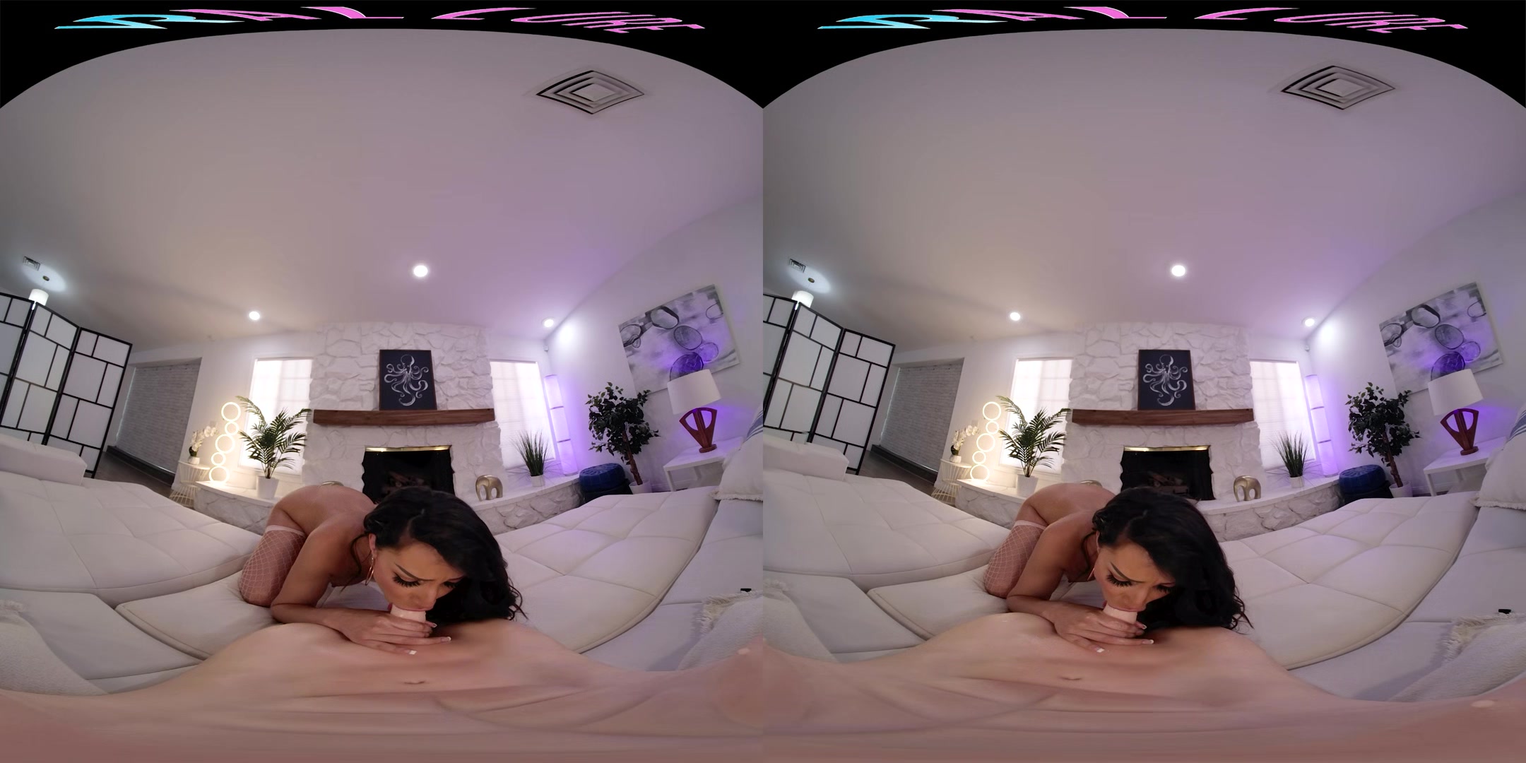 Gorgeous Latina rides her sex toy in virtual reality