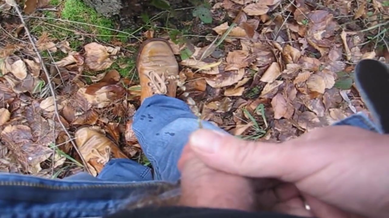 Use Piss And Cum In Daddys Shoes