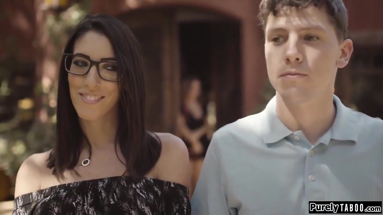 Wealthy Widow Is Seduced By Her Neighbor And She Titjob
