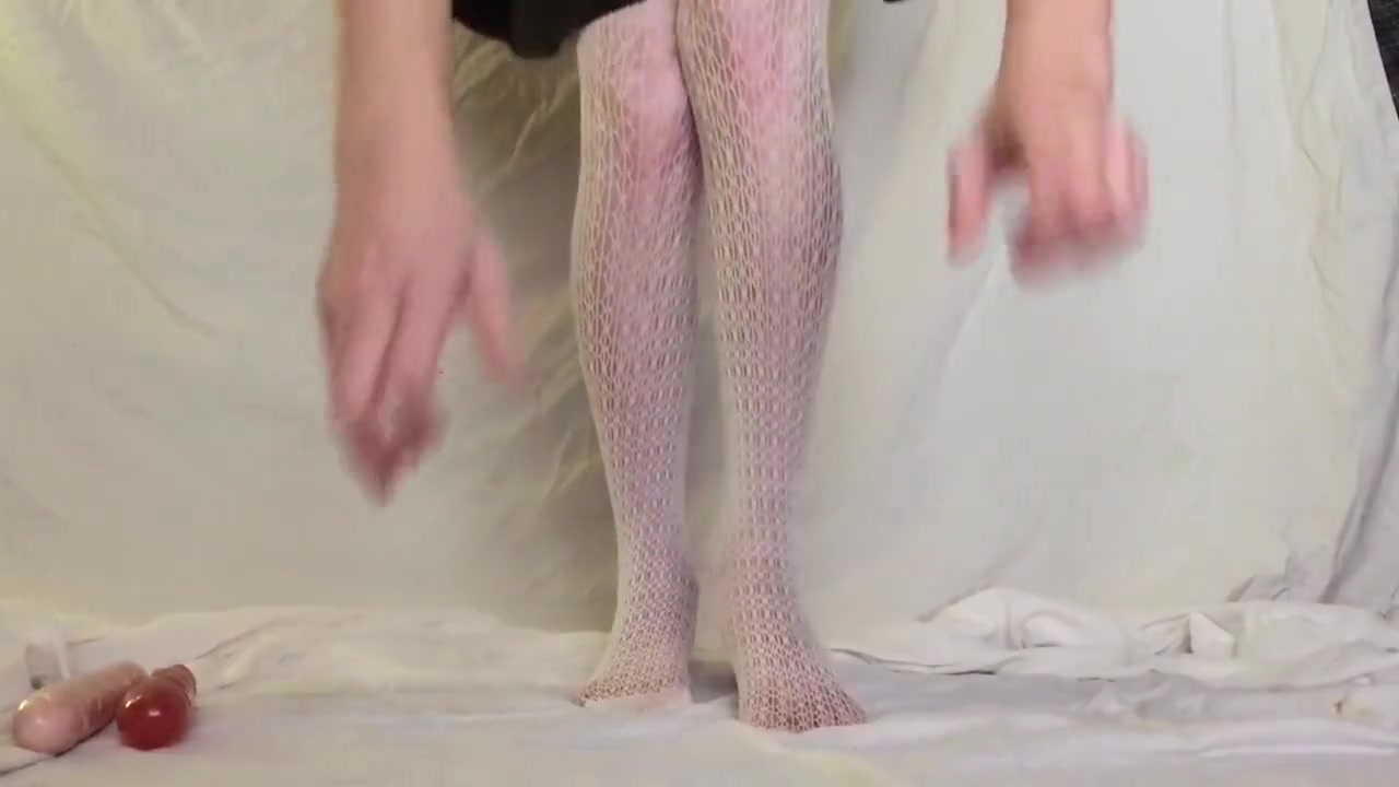 Trap crossdresser cums on dildo then fucks herself