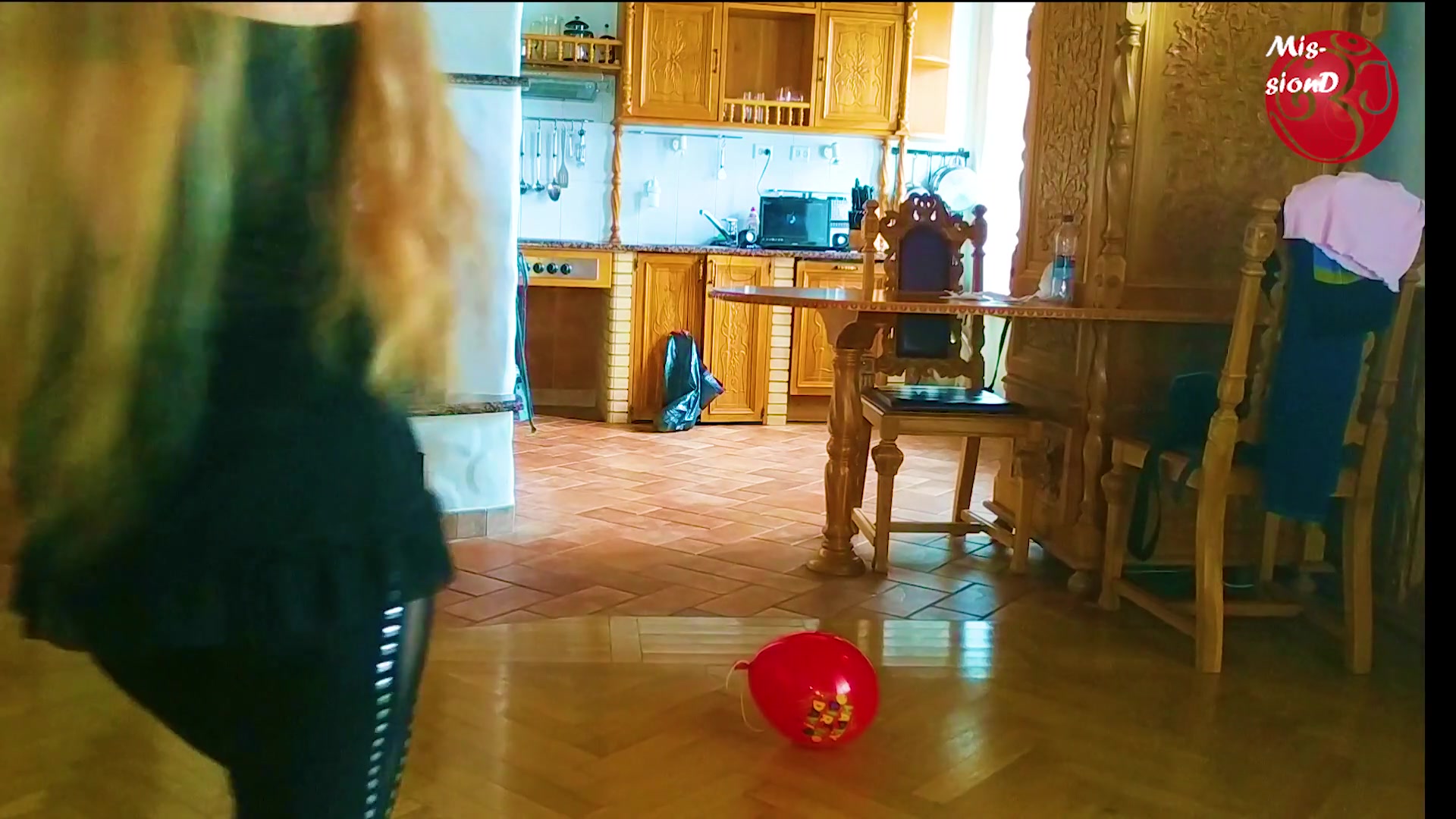 Foot Model With Balloons - Sex Movies Featuring Findom Goaldigger