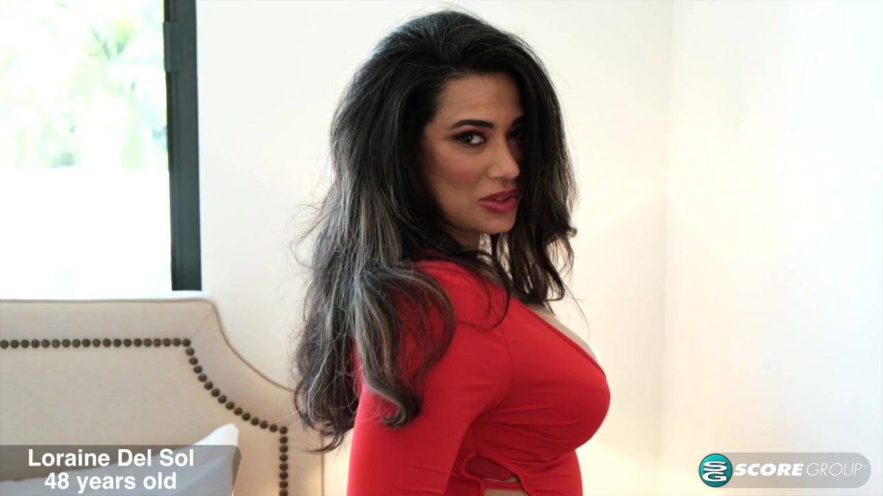 Loraine Del Sol is hot! - 40SomethingMag