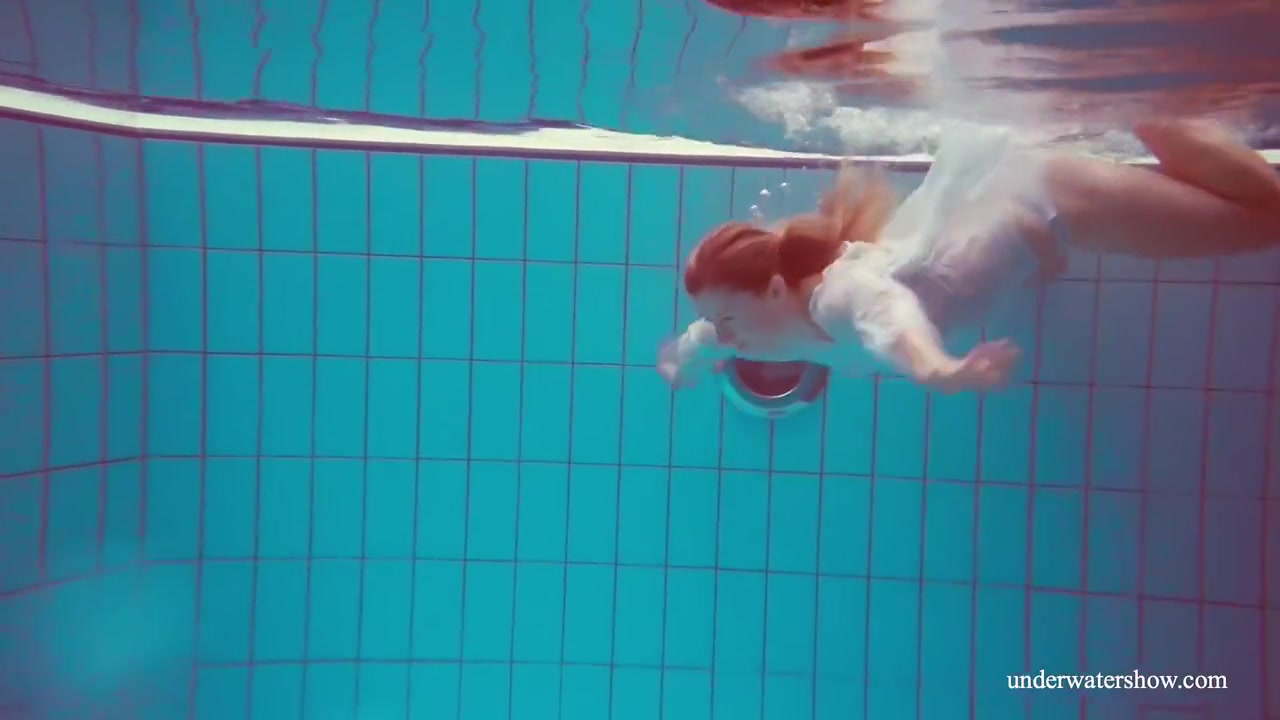 Hot Babe Melisa Darkova Dressed Underwater