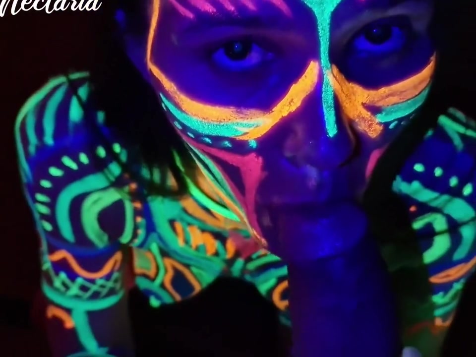 Fucked The Wild Slim Girl In The Uv- Light