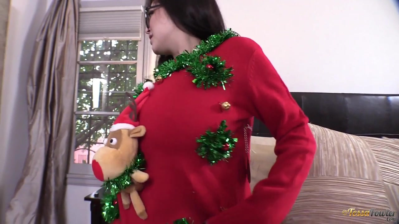 Tessa Fowler - Fan Outfit 8