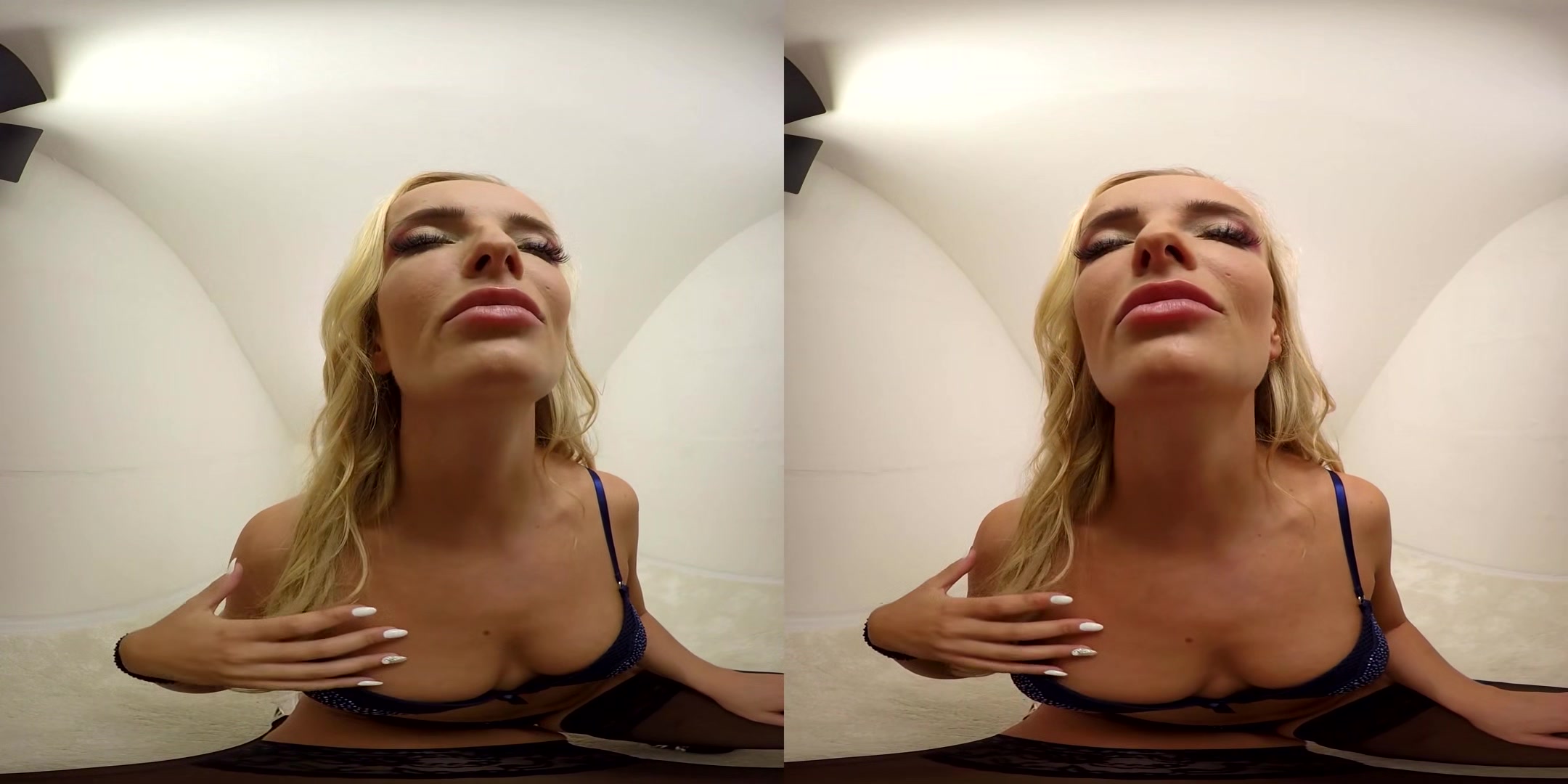 127 - Victoria Pure - Lingerie Blonde Shaved Toy