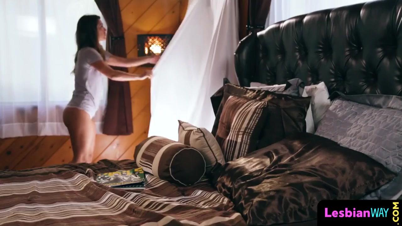 Glamour Lesbians Dining On Pussy Erotically