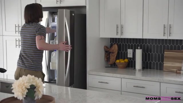 Stepmom Helps Me Sharpen Up My Game - S19:E9 - Nubiles-Porn