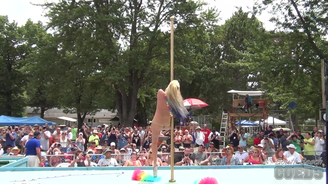 2015 Festival Photos And Video From Saturday Shot By Assdragon - SouthBeachCoeds