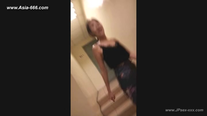 chinese girls go to toilet.110