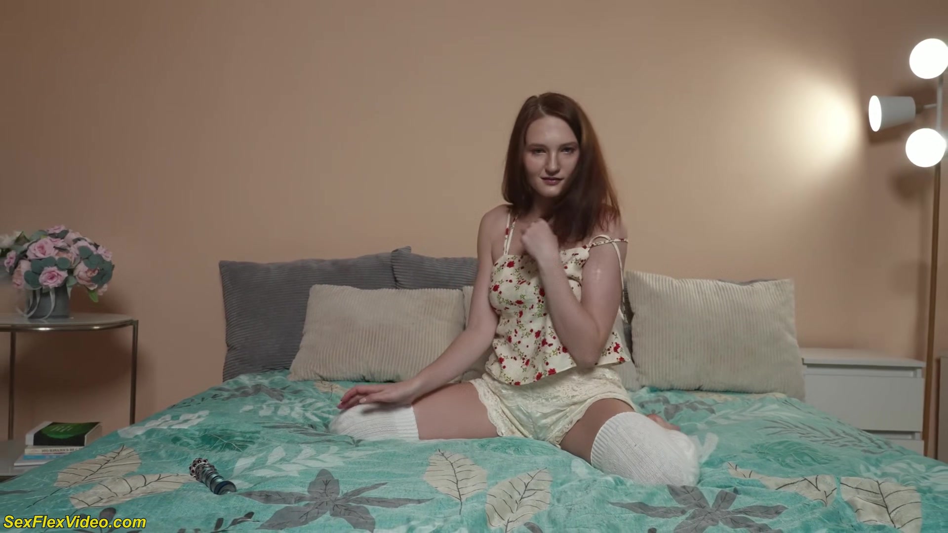 Skinny Stepsis Shows Incredible Flexibility