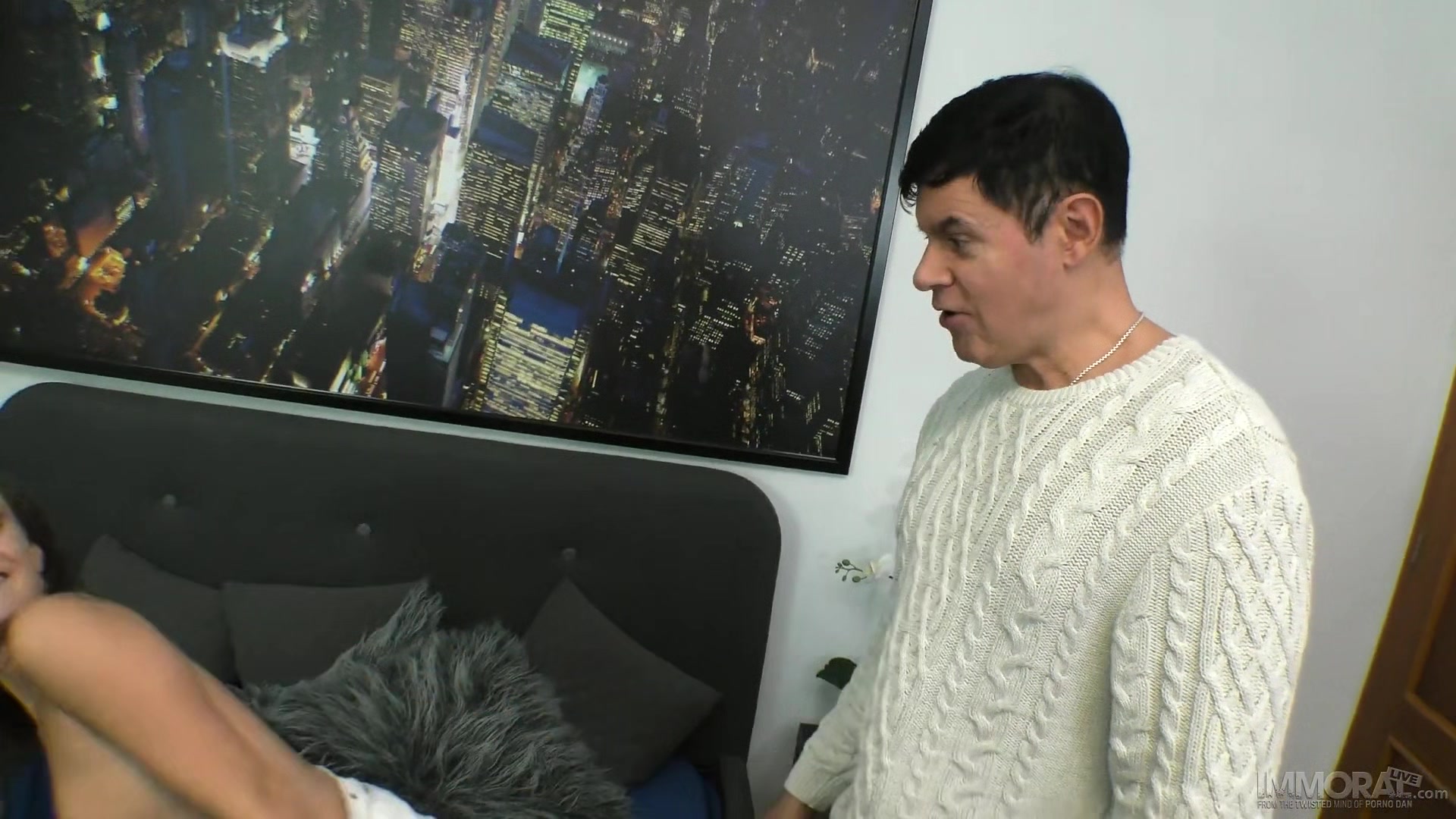 Honour May Squirts, Eat Ass And Gets A Creampie In Front Of Her