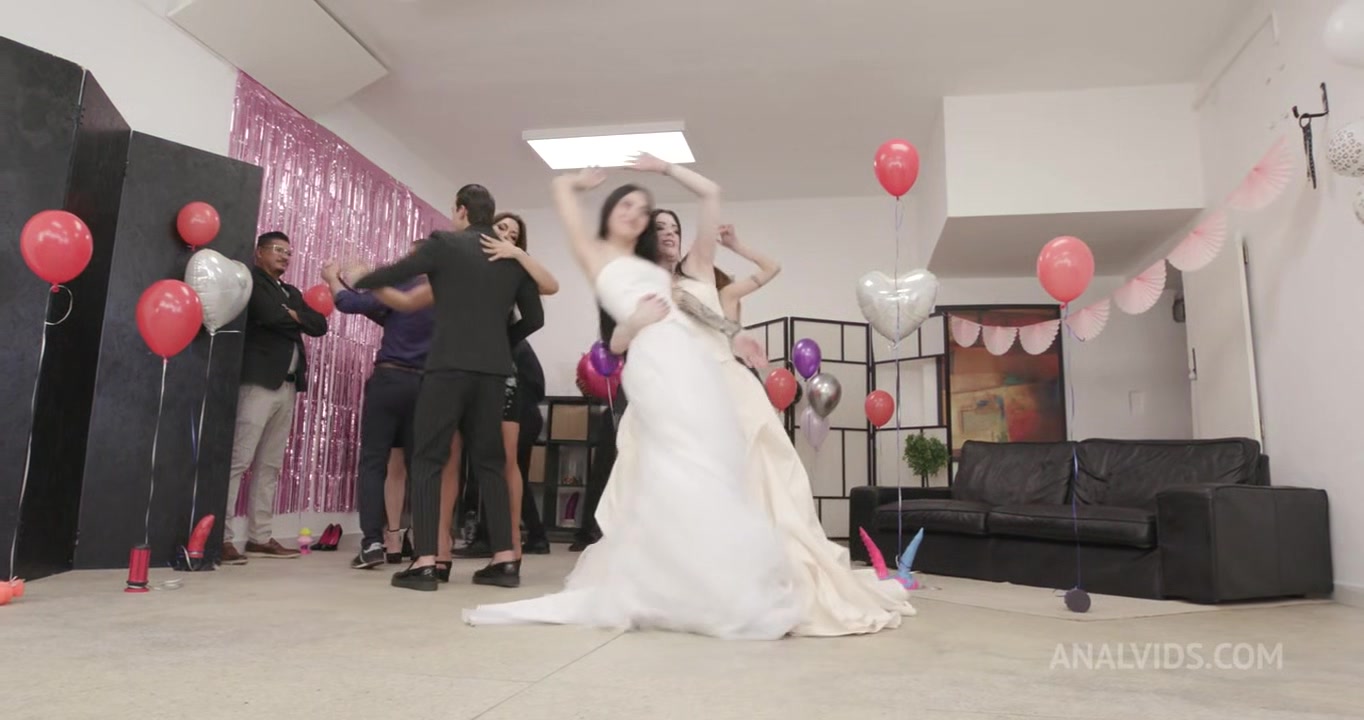 Wedding Party, 6on2, Kaitlyn Katsaros & Anna de Ville, Anal Fisting