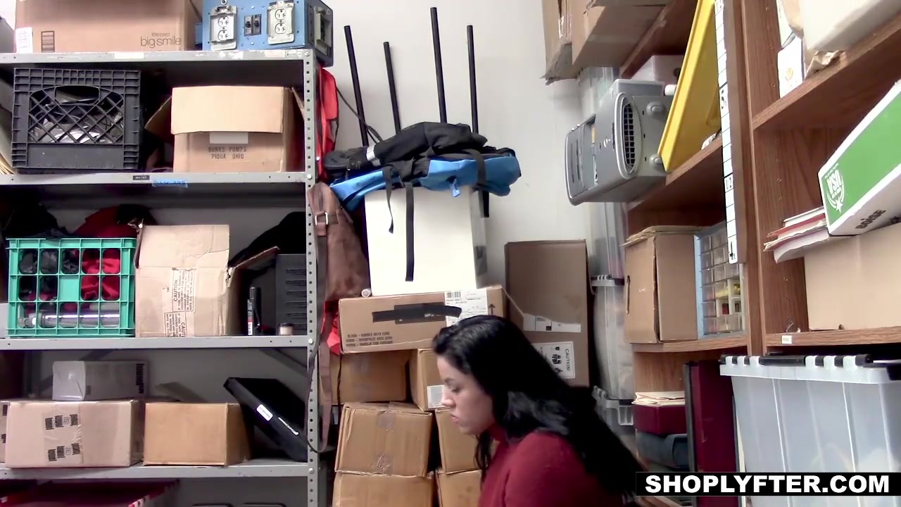 teen 18+ Monica Gets Caught Using A Clever Shoplifting Trick