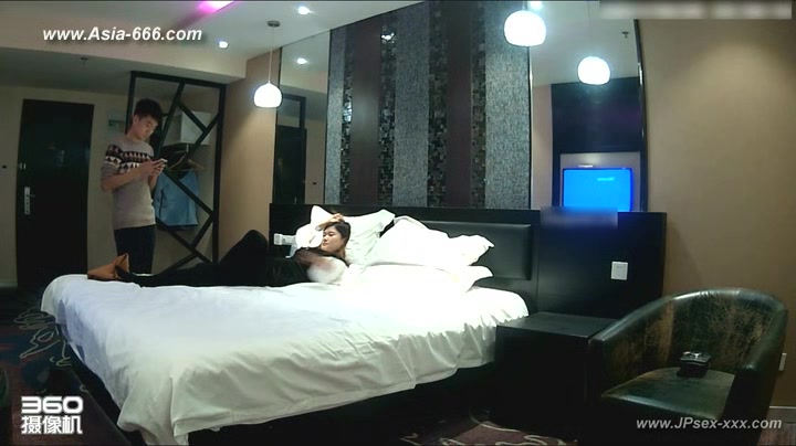 Hackers use the camera to remote monitoring of a lover's home life.167