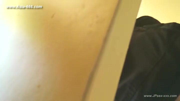 chinese girls go to toilet.124
