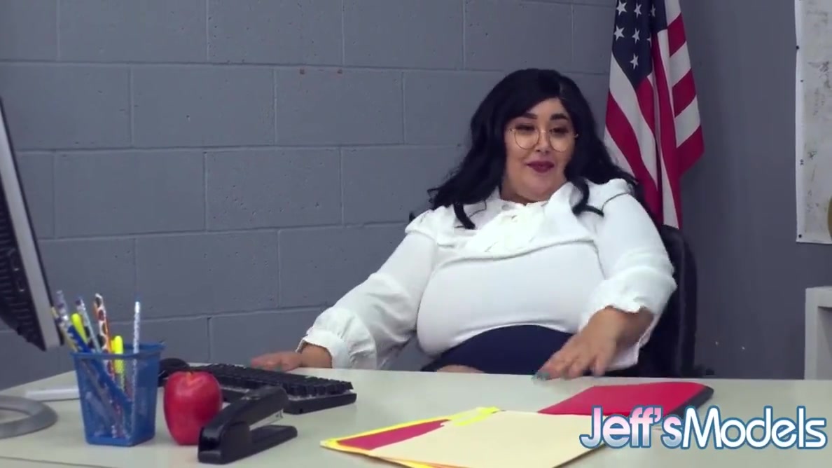 Horny Chubby Teacher Takes students 18+ Bbc In Her Pussy - Chloe Klein
