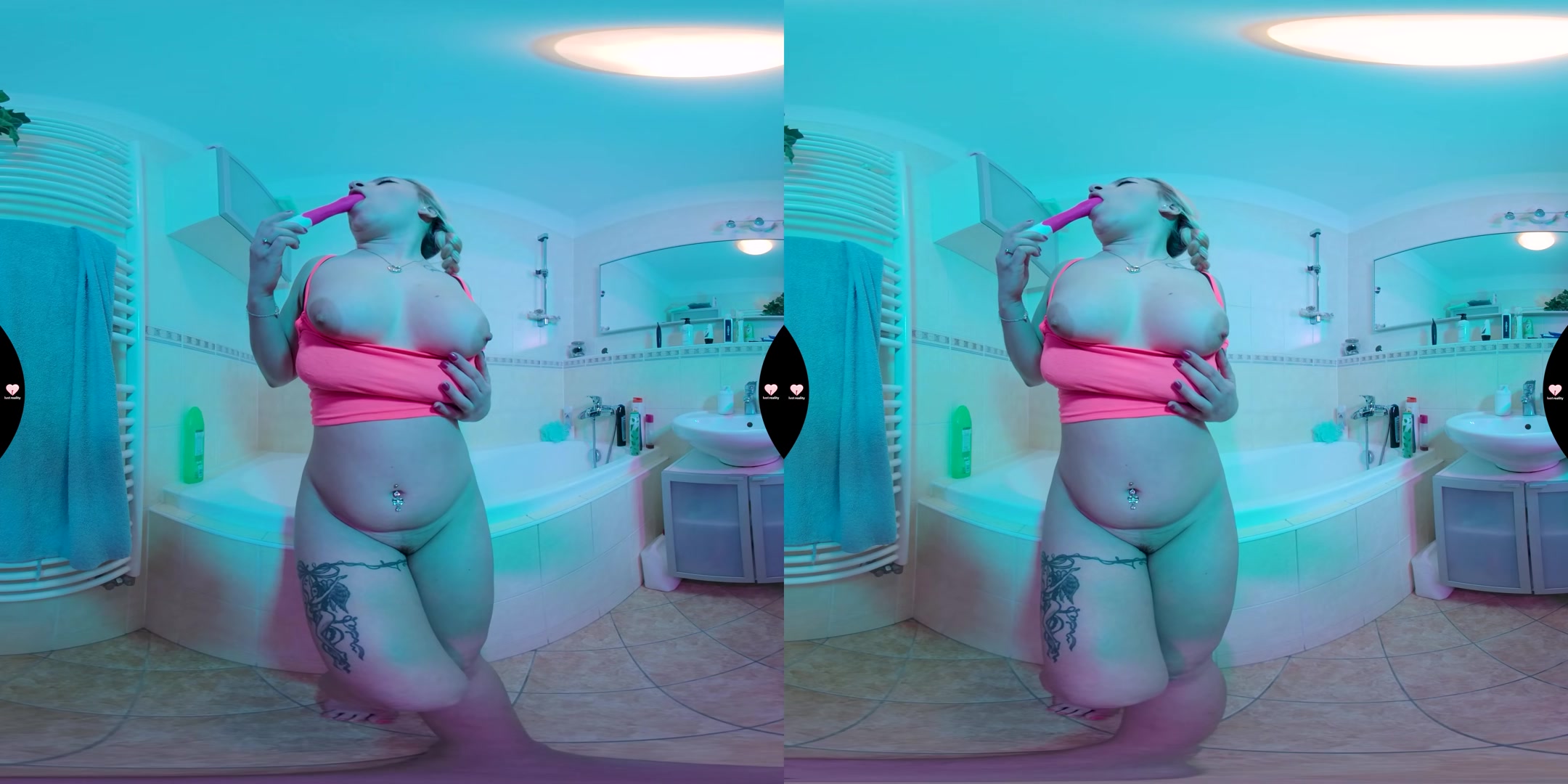 Hot teen 18+ Jessica In The Bathroom Plays With Dildo - LustReality