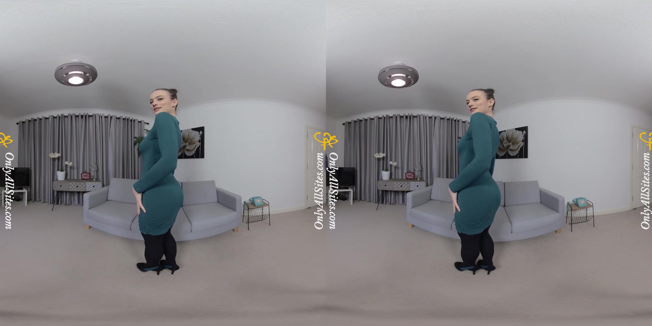 Jamie Jones - Pantyhose - OnlyTease