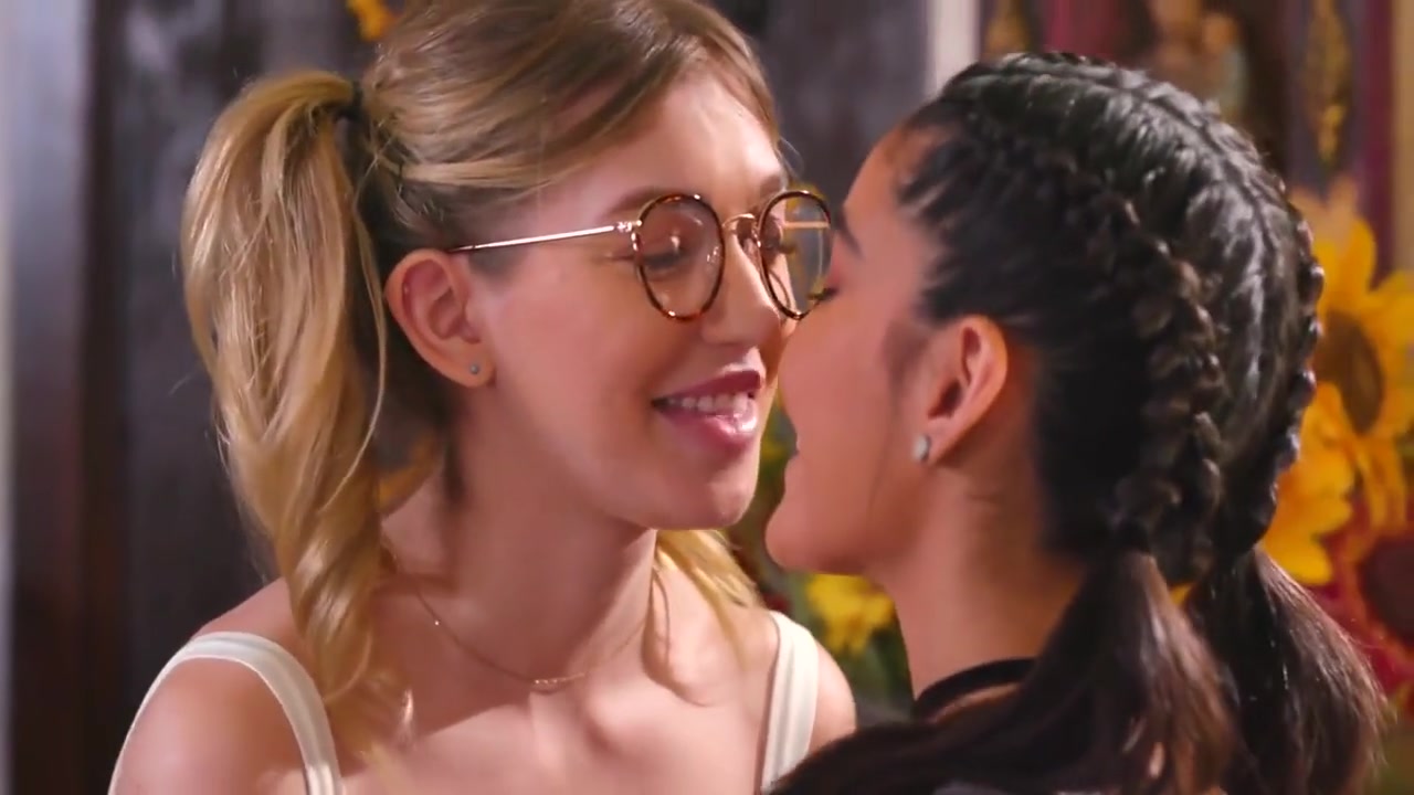 And Lesbian - Blonde - Brunette - Ass Licking - Glasses - Scissoring - Sixty-nine - Masturbation - Wy - Reconnecting With Emily Willis And Mackenzie Moss