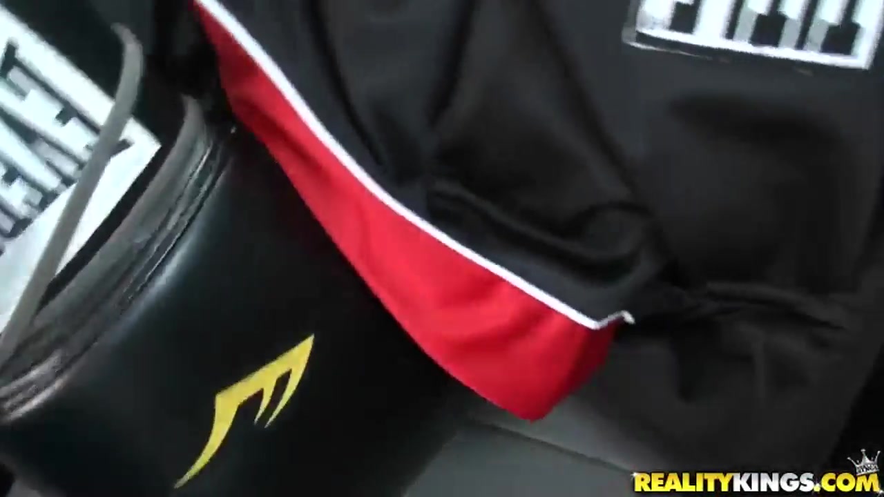 Hot babe gets in a car and sucks dick