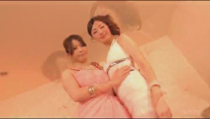 Maiko Saegimi, Masaki Uehara Like The Butterflies: Two-Wheeled Soapland In The Pick Street (4)