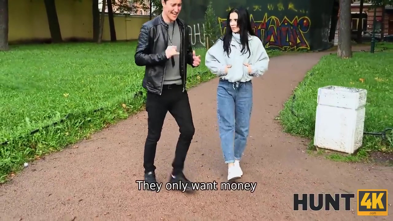 Naughty Girl Asks Man To Sneak Inside While Bf Reads Poems