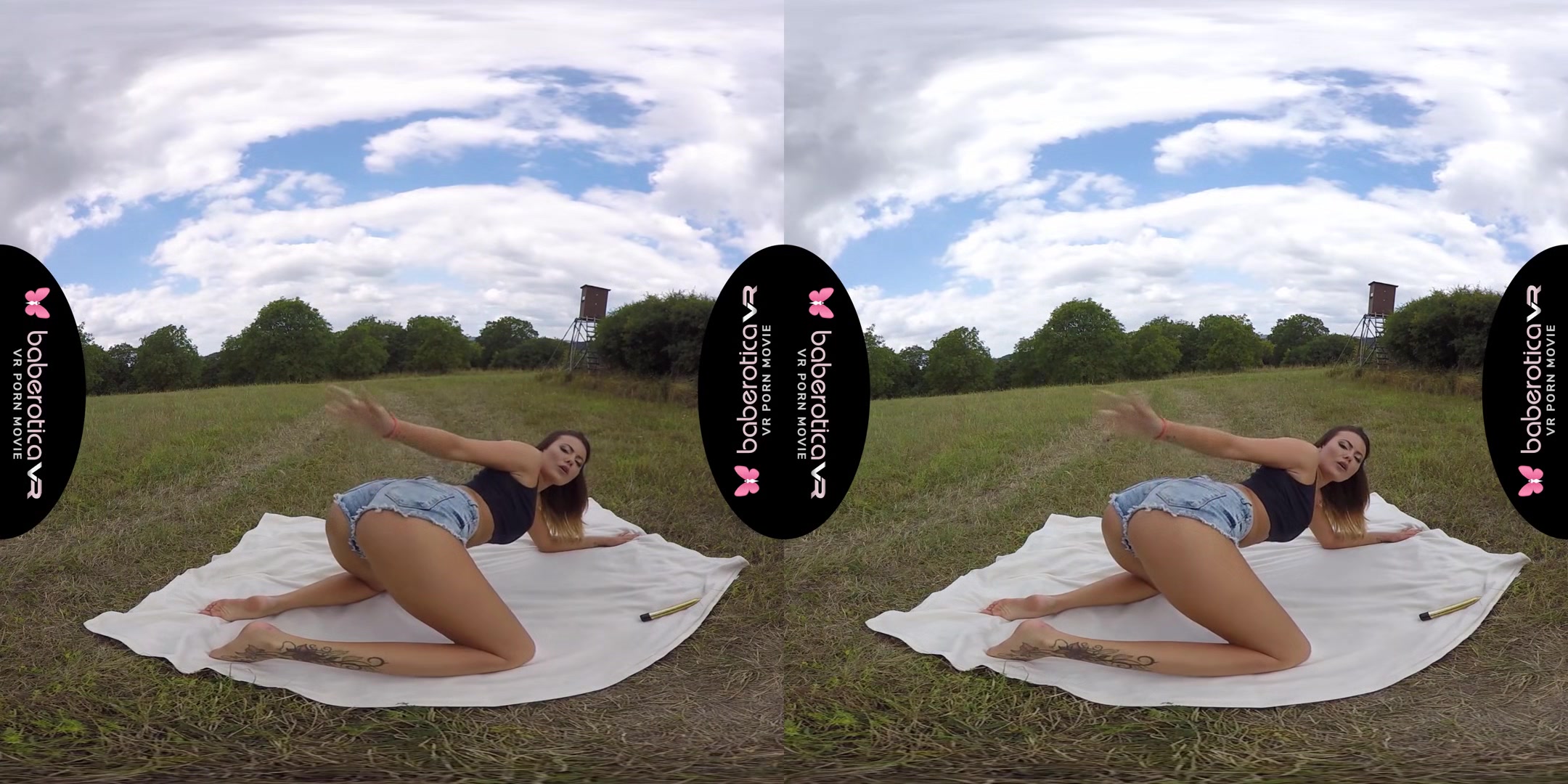 Vanessa Decker Enjoys Outdoor Fun With The New Toy - Sexy Pornstar Outdoor Solo