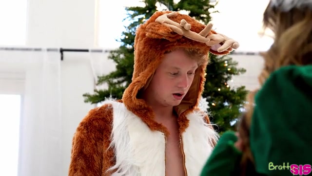 Santas Helpers Get Naughty - S30:E1 - Brattysis