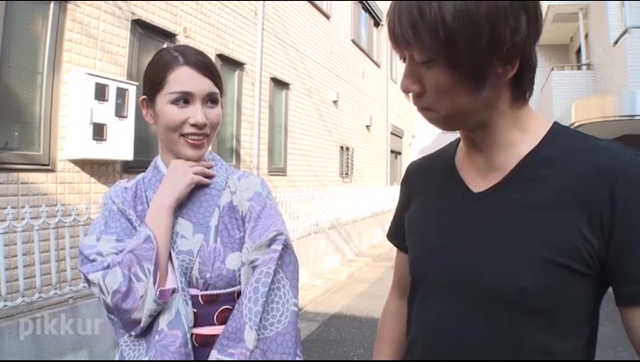 Nana Kamiyama Seducing By Flashing Pussy: Nana Kamiyama