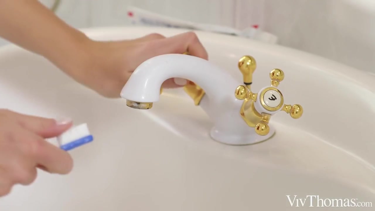 Bubble Bath And Cunnilingus Between Two Lesbians