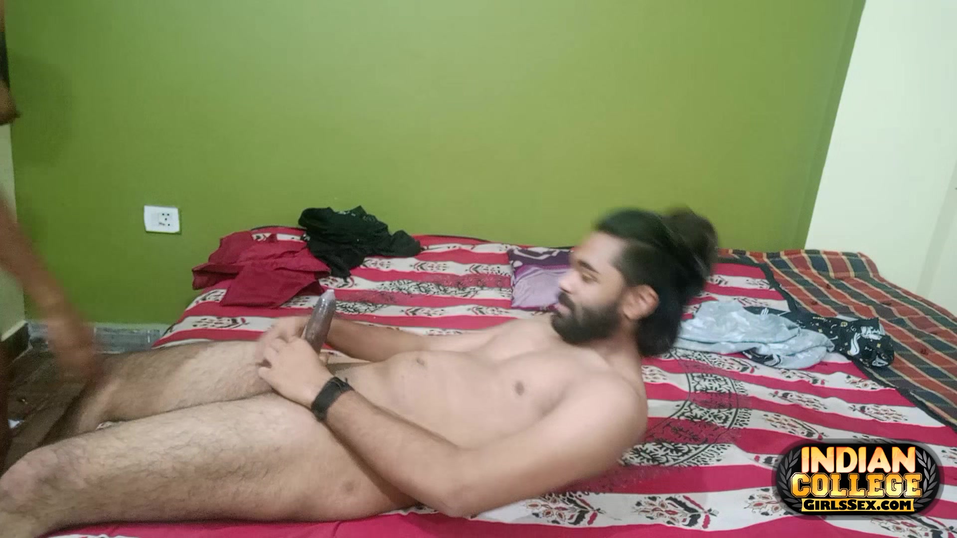 Amateur Indian skinny teen 18+ girlfriend sucks and fucks with creampie