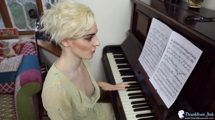 Melody Wilde in Pianist Tits - DownblouseJerk