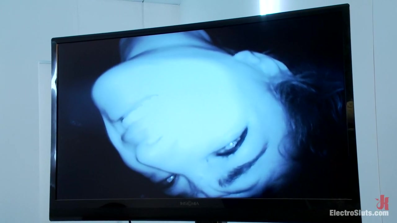 Ass Up Sensory Deprivation Electro DP!!