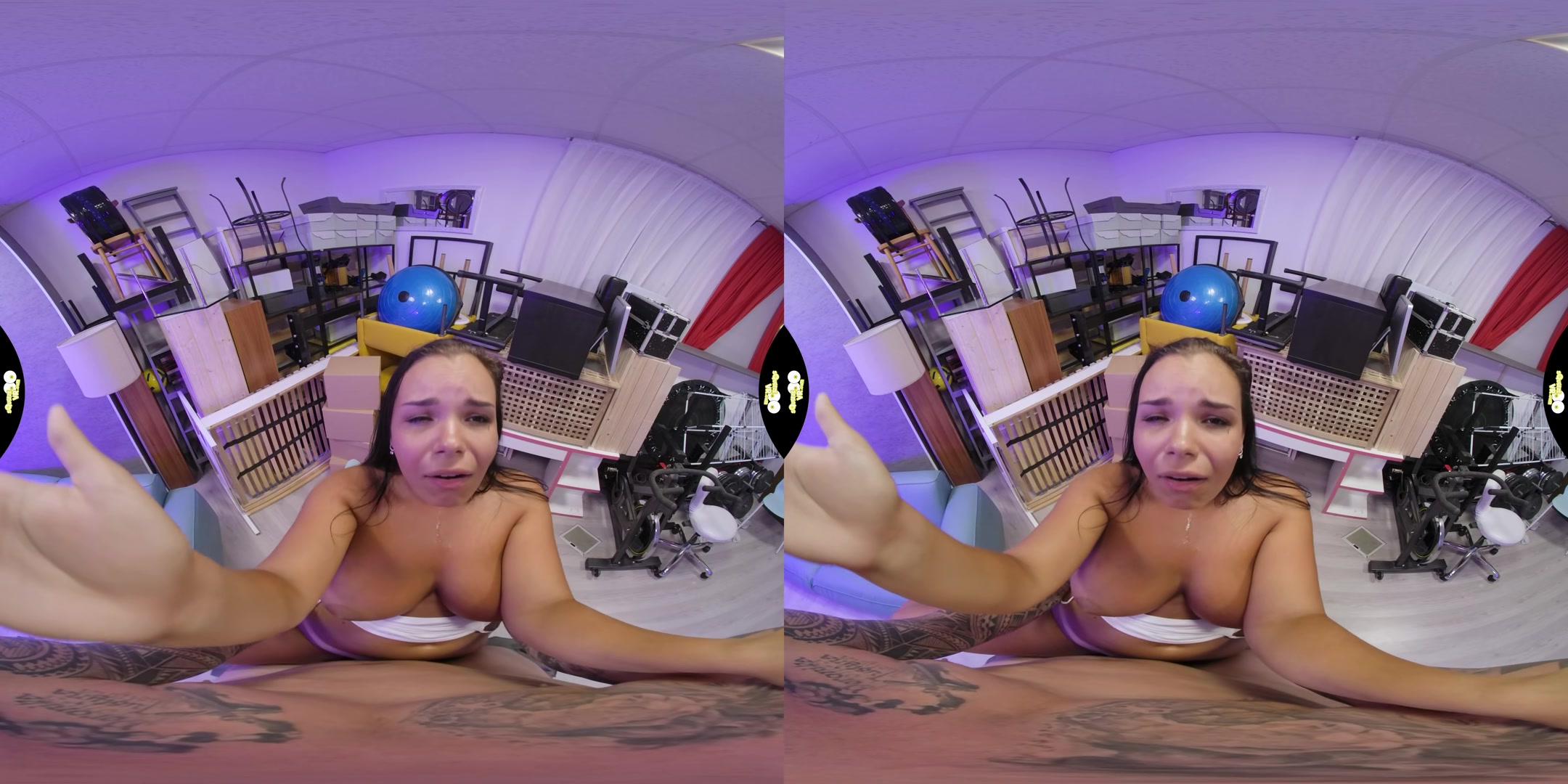 Sex in Storage - SqueezeVR