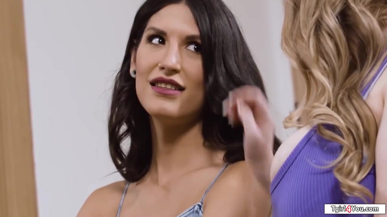 Im Licked And Fucked By My Stepsisters Hot Latina Shemale Gf With Codi Vore And Zariah Aura