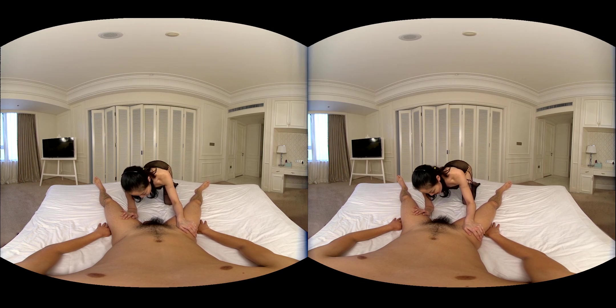 Linda Bennet in Hongkong Hot Girl Linda's Blowjob & Riding at Hotel Bed - OlipsVR