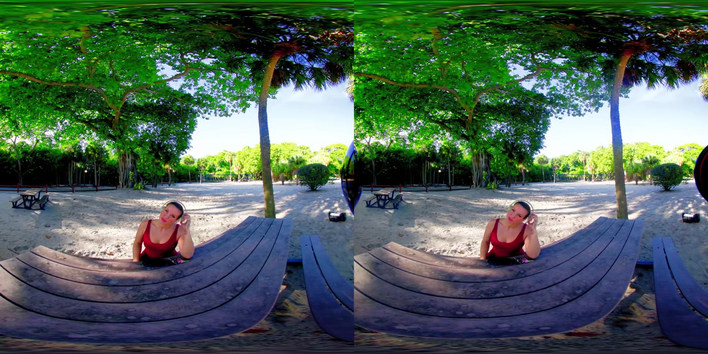 Girl Aa The Park - 3DPickup