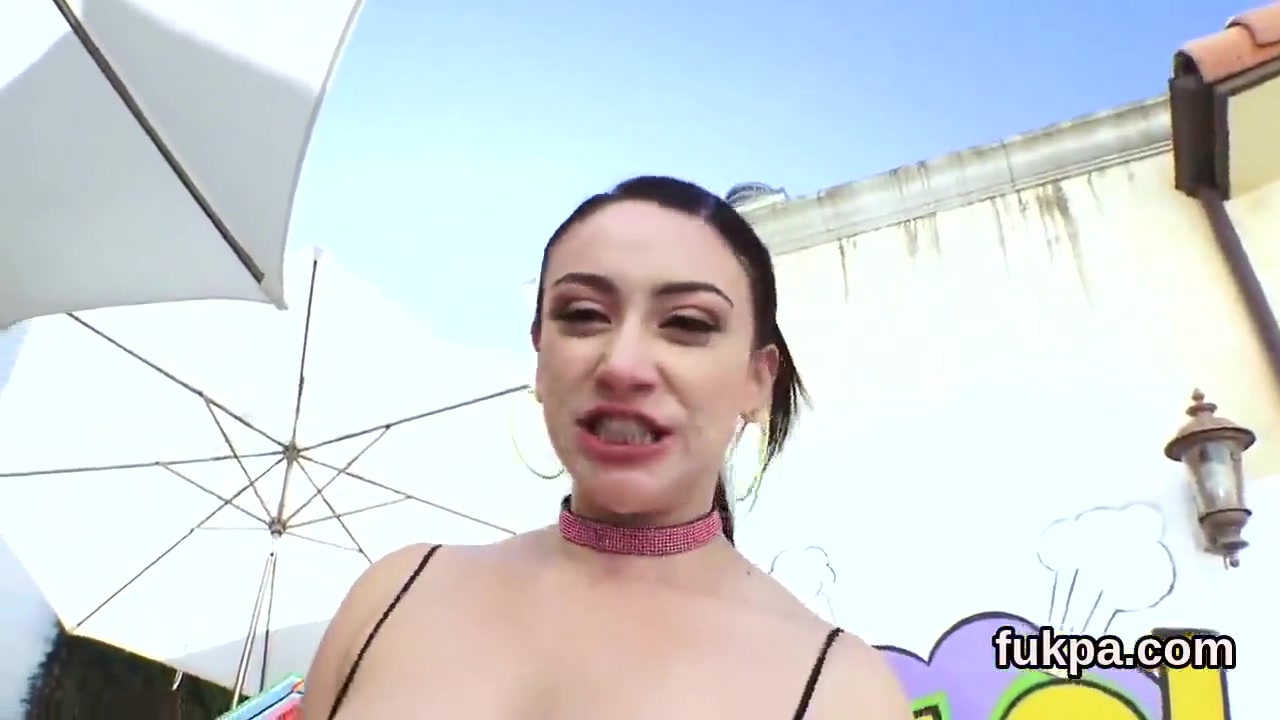 Flawless Bombshell Flashes Massive Butt And Gets Anal F