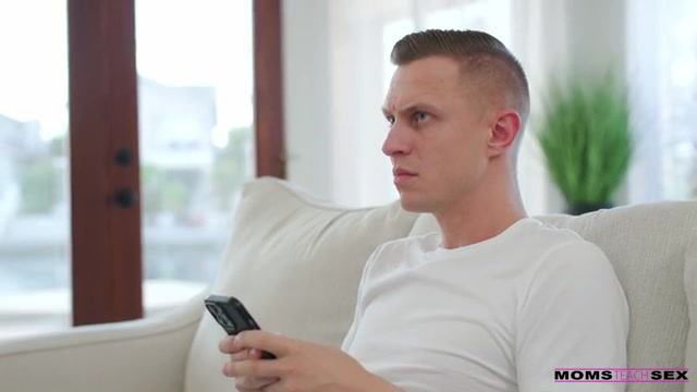 Stepmom Is So Inclusive - S21:E3 - Nubiles-Porn