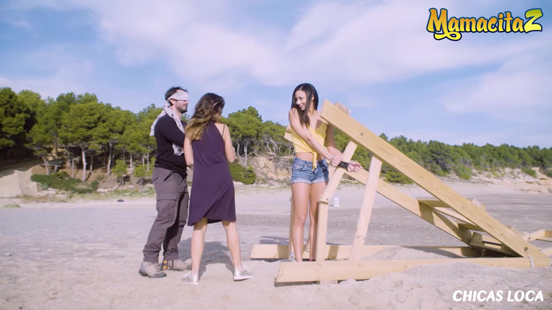 MAMACITAZ - #Frida Sante #Cassie Del Isla #Miguel Zayas - Threesome Fun By The Beach With A Sexy French Babe And Her BFF
