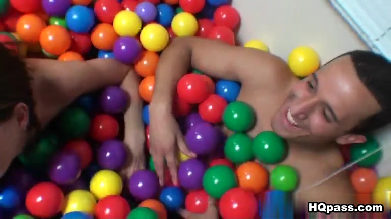 DareDorm : Game of balls
