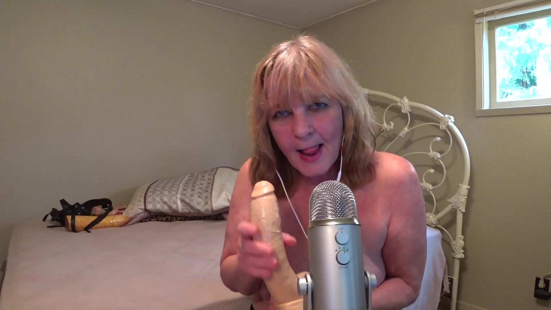 Dirty Whispers As I Give You Masturbation Instructions - TacAmateurs