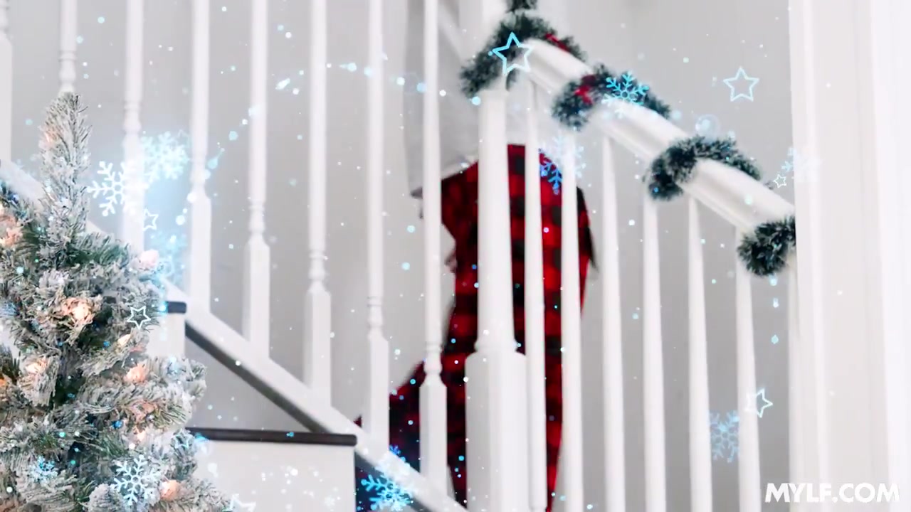 Im Dreaming of a Mylf Christmas - MYLF
